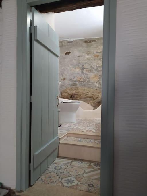 Ano Syros Marvellous Oven Apartment Bagian luar foto