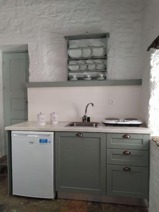 Ano Syros Marvellous Oven Apartment Bagian luar foto