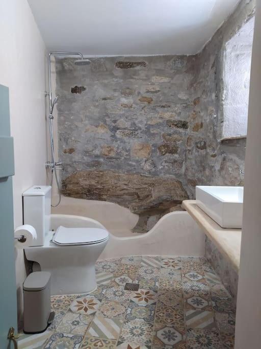 Ano Syros Marvellous Oven Apartment Bagian luar foto